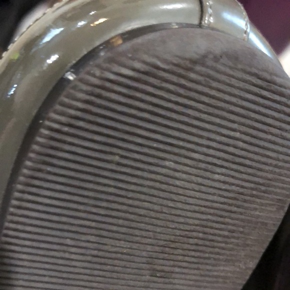 𝅺COLE Haan suede and patent leather spectator style flats. Gray. Size 10B - Picture 9 of 10